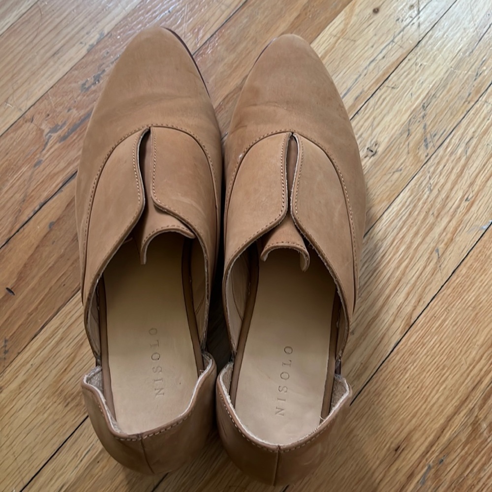 Nisolo tan loafers size 10